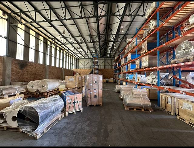 710M² WAREHOUSE TO LET IN LASER PARK